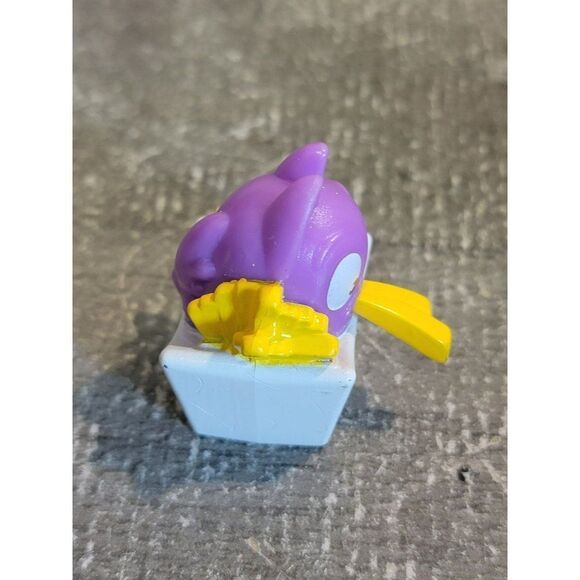 Purple cat kitten fries fry box toy figure - Picture 3 of 5